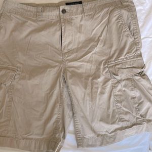 Tommy Hilfiger Khaki cargo shorts